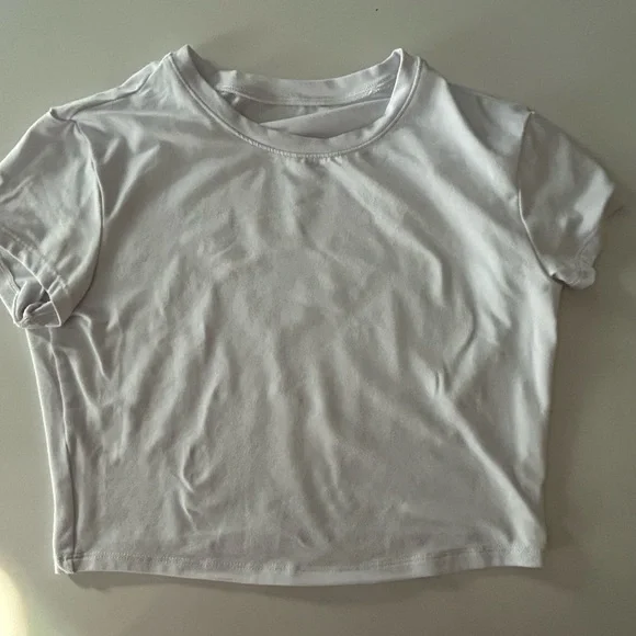 Alo White Cropped T-Shirt - Picture 2 of 3